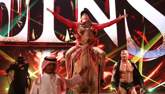 Randy Orton n'avait pas le droit de monter sur le chameau à Crown Jewel