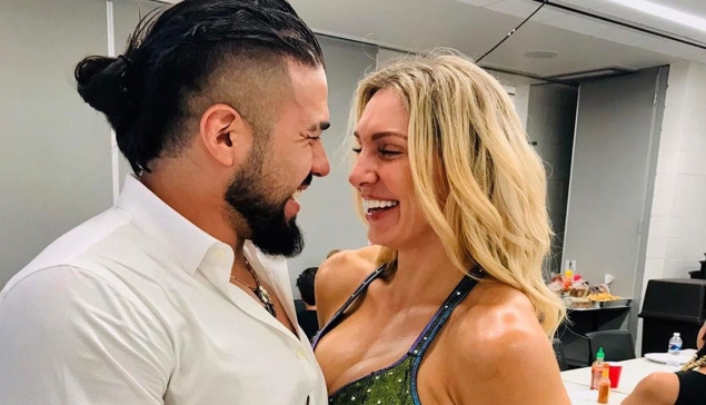 Andrade et Charlotte Flair finalement toujours ensemble ?