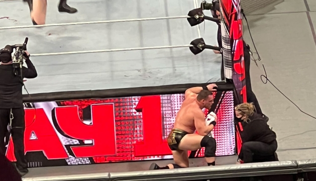 WWE Day 1 : Ridge Holland se casse le nez