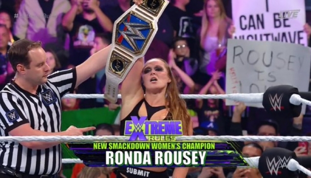 Extreme Rules : Ronda Rousey fait abandonner Liv Morgan