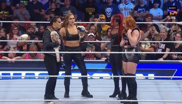 La WWE unifie les titres par équipe féminins