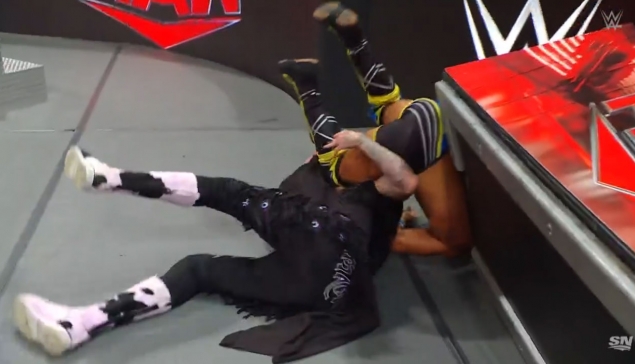 Johnny Gargano fait le point sur sa chute à WWE RAW le 1er avril